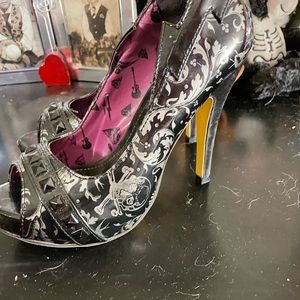 Iron fist black with grey skull heels